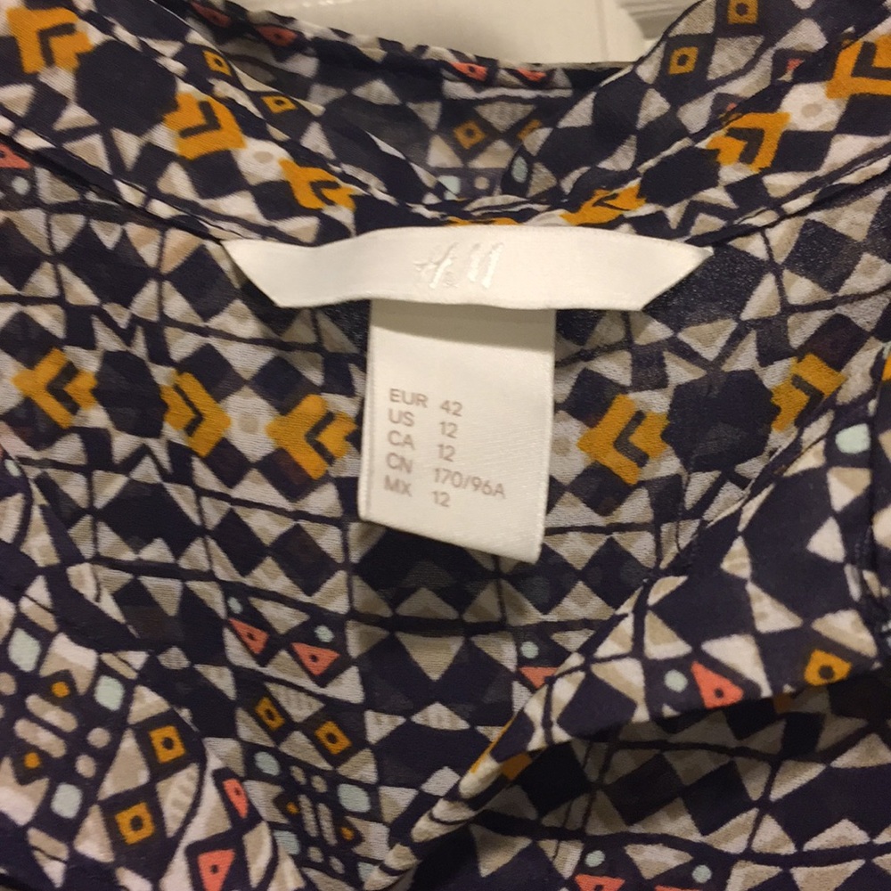 Geometric blouse - Picture 3 of 4